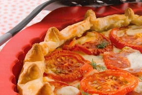 Tarte à la tomate, surimi et endives